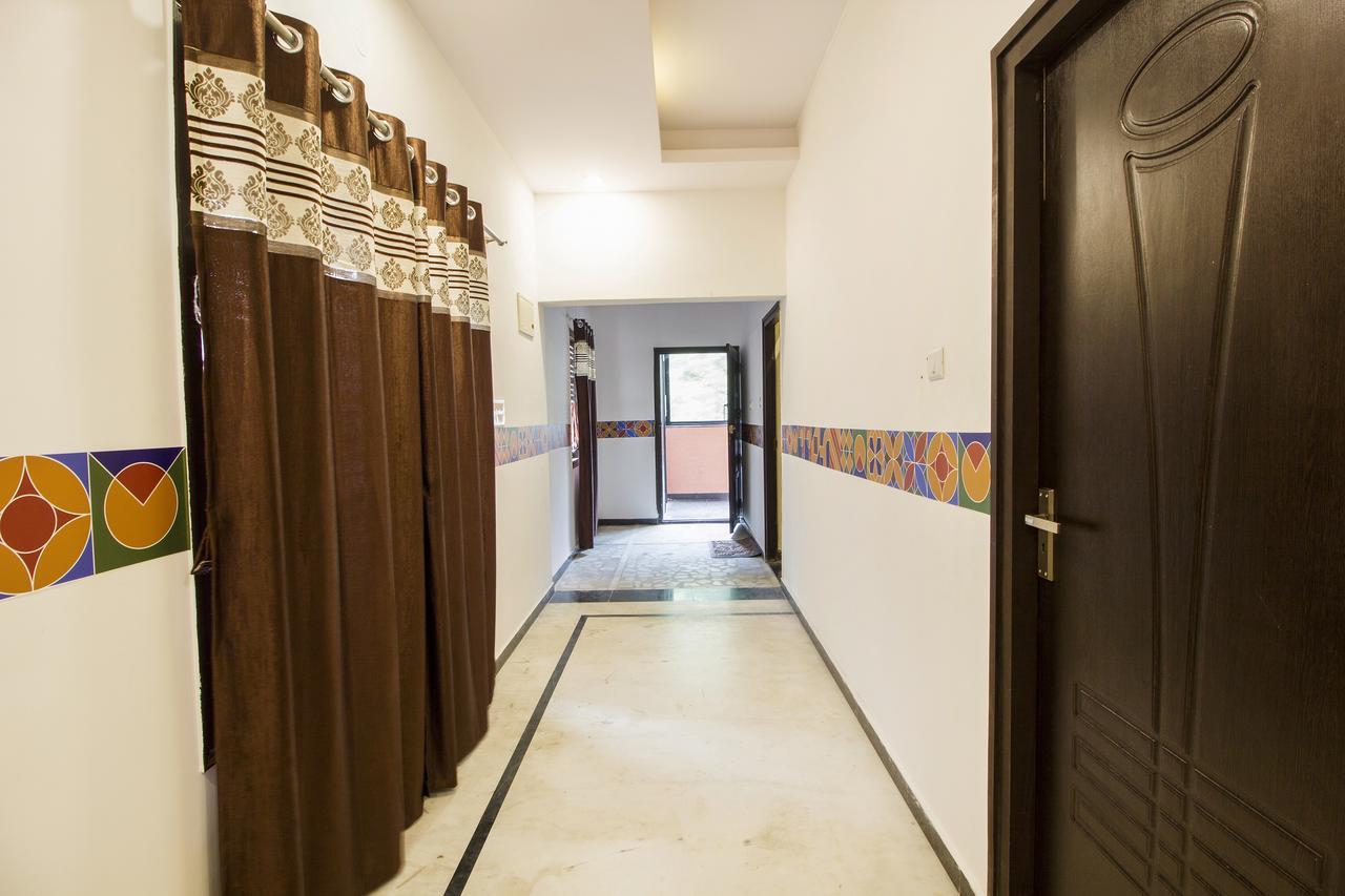 Fabhotel Crown Suites - Nr Sony Signals Bangalore Bagian luar foto