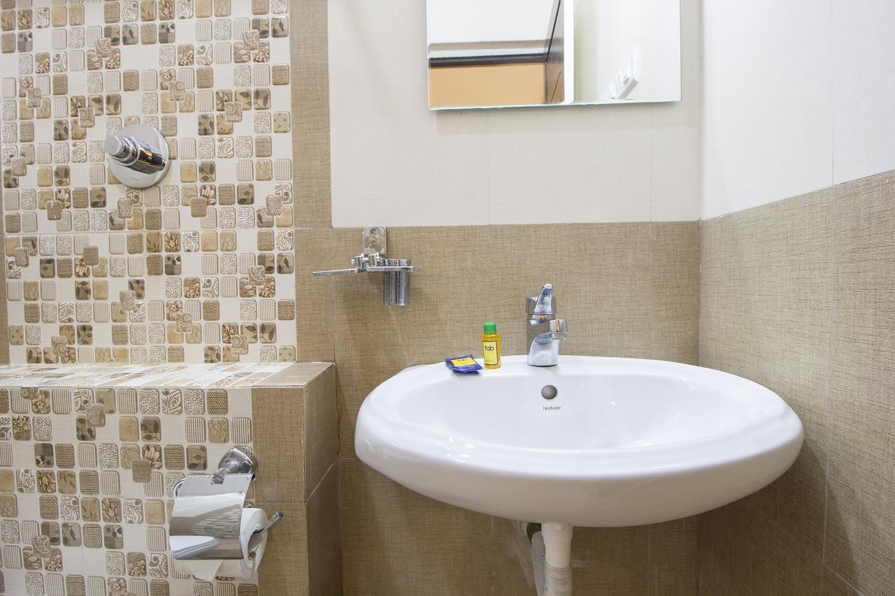 Fabhotel Crown Suites - Nr Sony Signals Bangalore Bagian luar foto